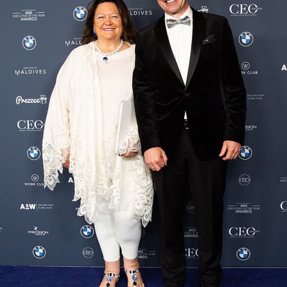 MEG & MARGOT White Textured Capri Leggings M - Picture 4 of 4